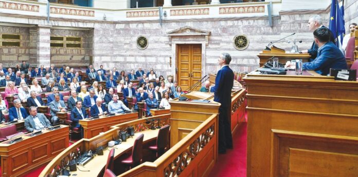 ko nd Στιγμιότυπο από τη συνεδρίαση της Κοινοβουλευτικής Ομάδας της Ν.Δ.