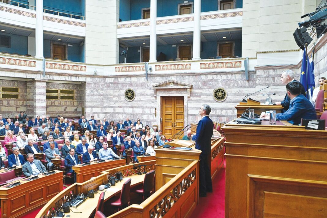 Στιγμιότυπο από τη συνεδρίαση της Κοινοβουλευτικής Ομάδας της Ν.Δ.