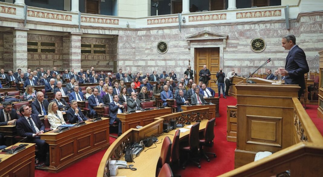Ο Κυριάκος Μητσοτάκης κατά τη διάρκεια ομιλίας του στην Κοινοβουλευτική Ομάδα της ΝΔ