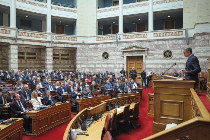 Ο Κυριάκος Μητσοτάκης κατά τη διάρκεια ομιλίας του στην Κοινοβουλευτική Ομάδα της ΝΔ