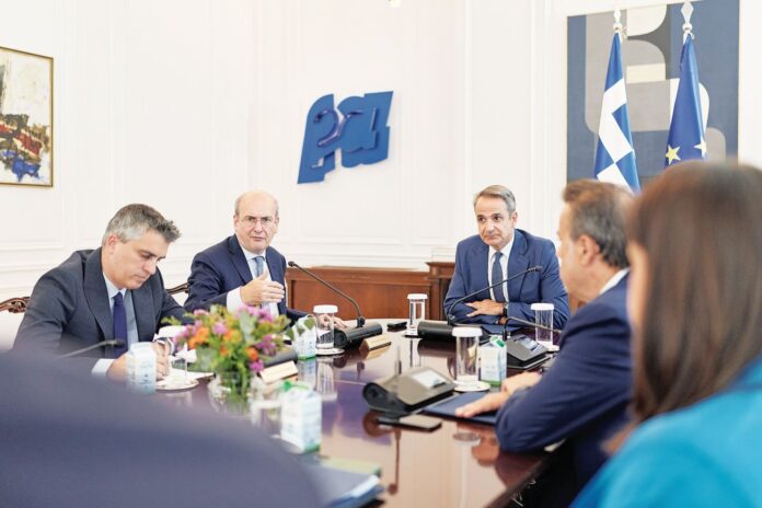 mitsotakis_ypourgiko18 Στιγμιότυπο από Υπουργικό Συμβούλιο