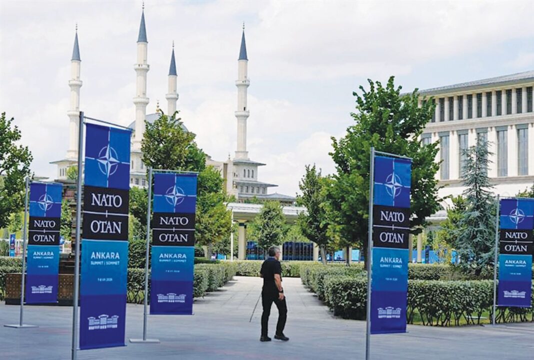 Στιγμιότυπο από τη Σύνοδο του ΝΑΤΟ στην Άγκυρα