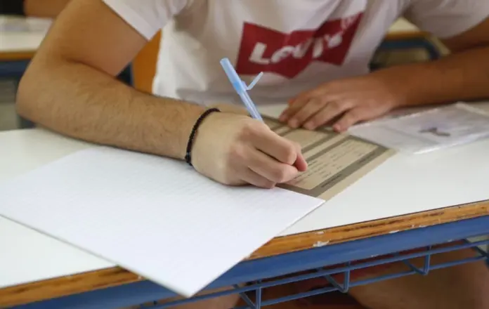 Εξεταζόμενος μαθητής στις Πανελλαδικές