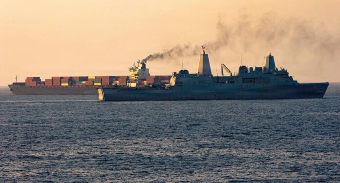 U.S. Navy USS New Orleans Takes Part In Iranian Blockade Στενά Ορμούζ – Ναυτικός αποκλεισμός ΗΠΑ