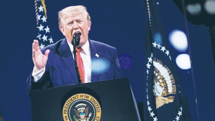 trump1 Ο Ντόναλντ Τραμπ εκφωνεί ομιλία στο πλαίσιο των εορτασμών για τα 250 έτη από την υπογραφή της Διακήρυξης της Ανεξαρτησίας των ΗΠΑ