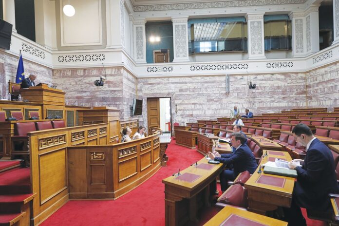 Στιγμιότυπο από τη συζήτηση στην Επιτροπή Συνταγματικής Αναθεώρησης